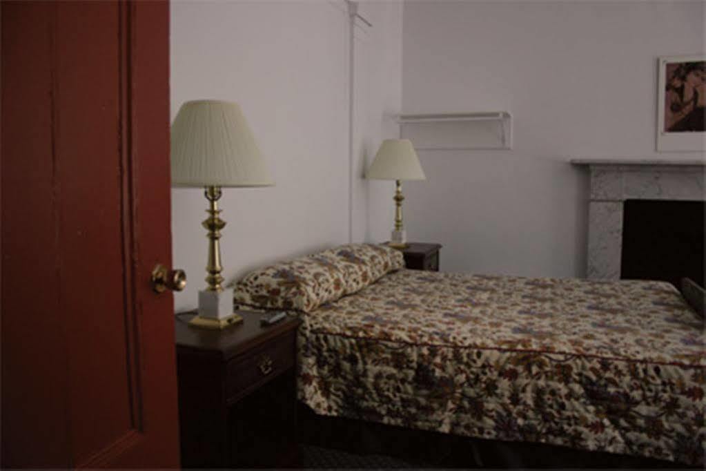 Hotel Le Cavalier Du Moulin 2*