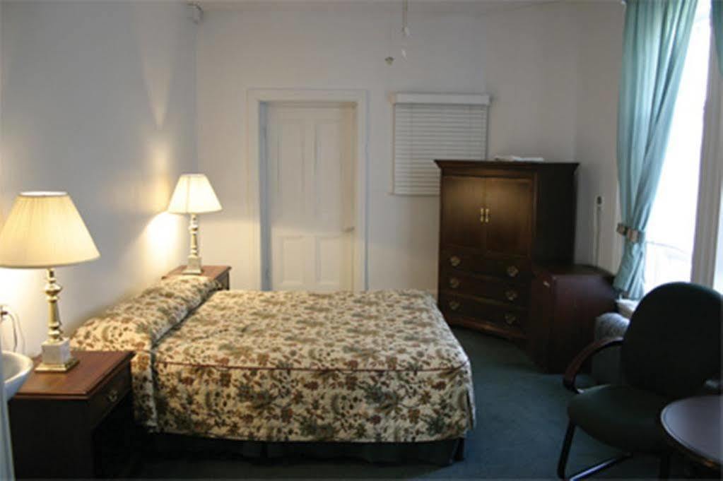 Le Cavalier Du Moulin Hotel